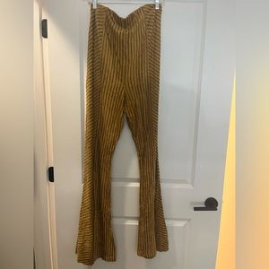 Free People Slim Flare Velvet Pants. Size L, never worn.